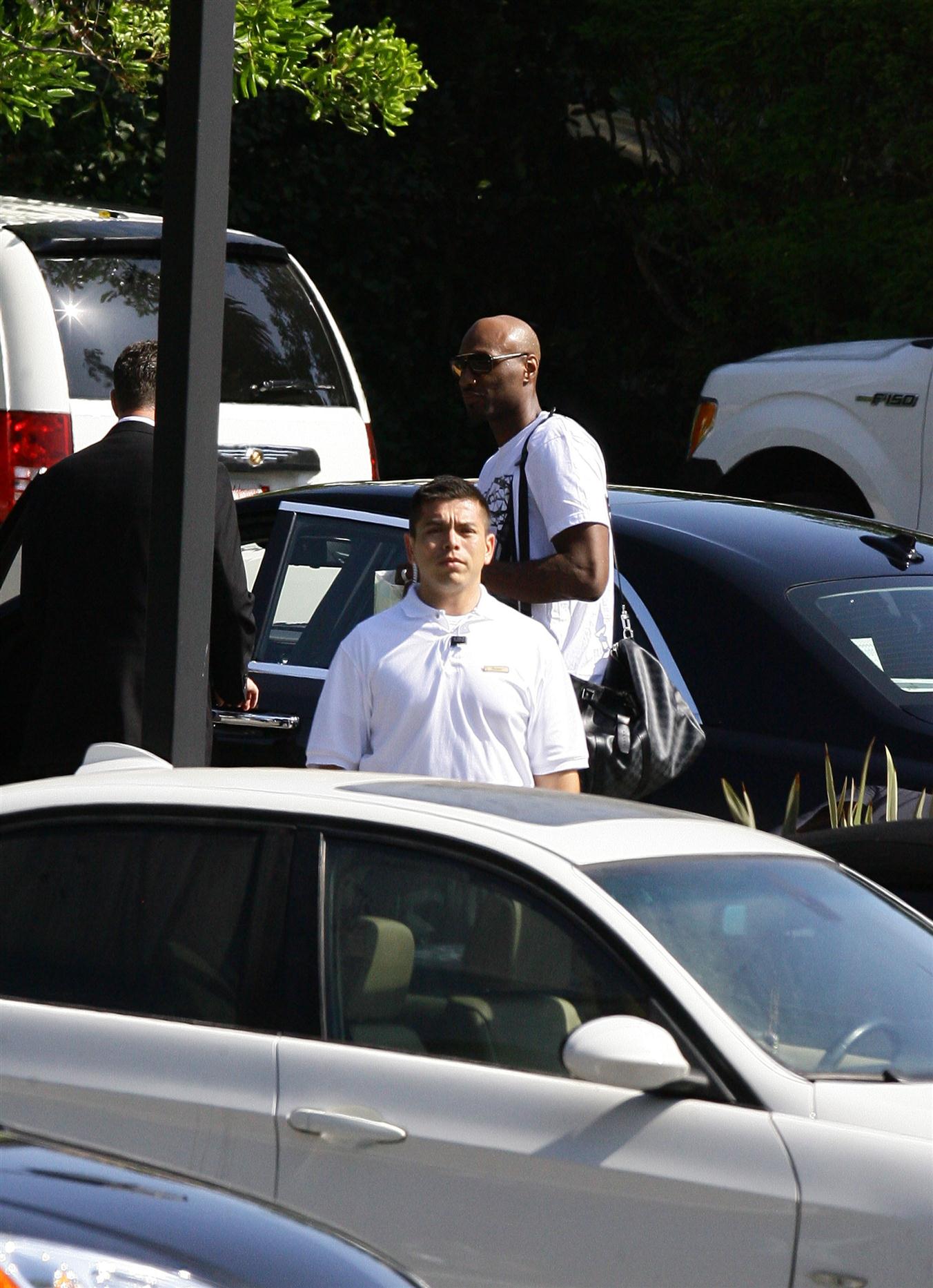 Family and guests arrive at the wedding venue of Kris Humphries and Kim Kardashian pictures | Picture 62580